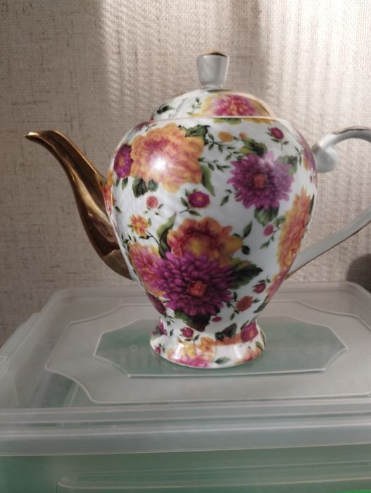 Чайник фарфор большой