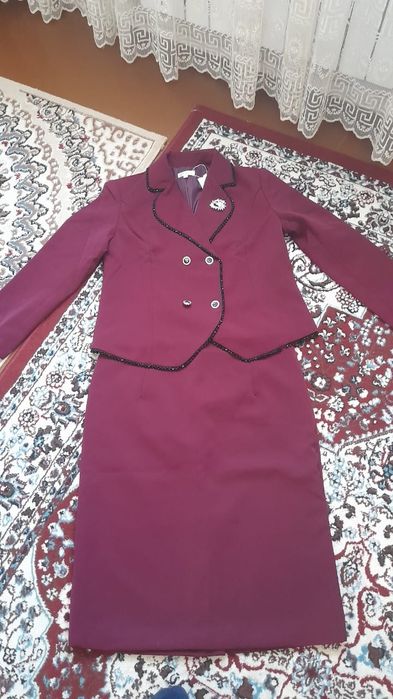 Классический костюм юбка.