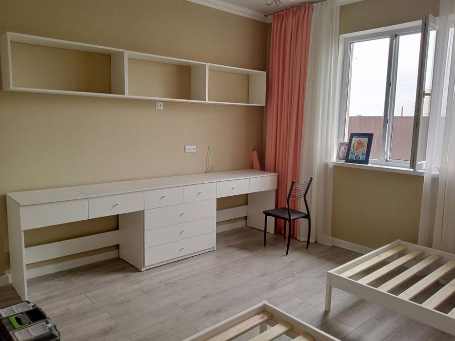 Мебель из массива дерева.