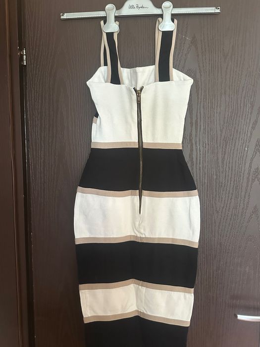 Бандажна рокля River Island