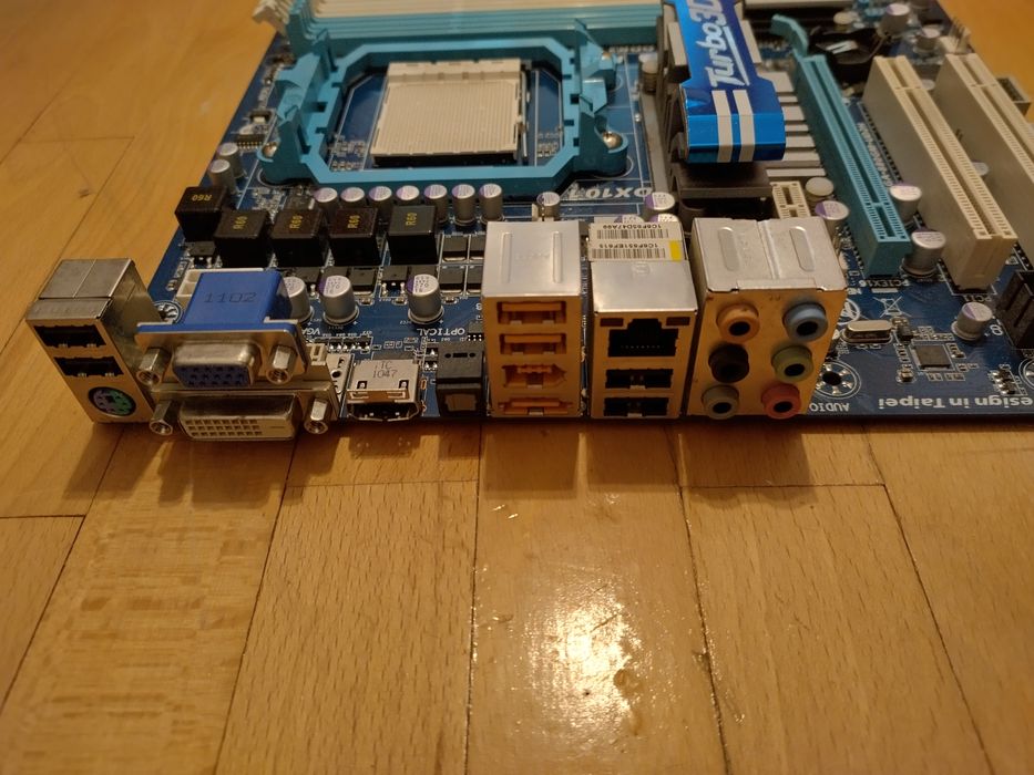 Placa de baza Gigabyte socket AM3, hdmi, Athlon 3.4Ghz+Cooler, testata