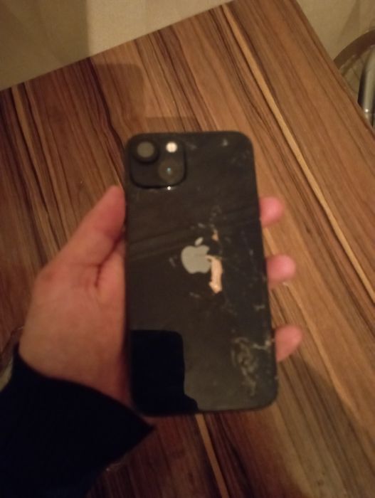 Айфон 13 срочно продам