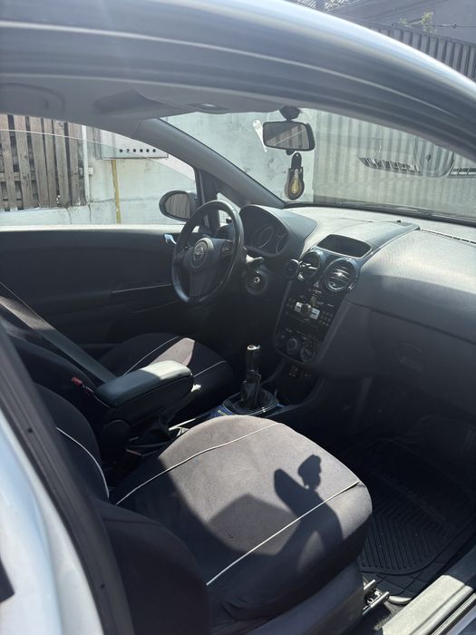 Opel corsa D 1.2 benzina