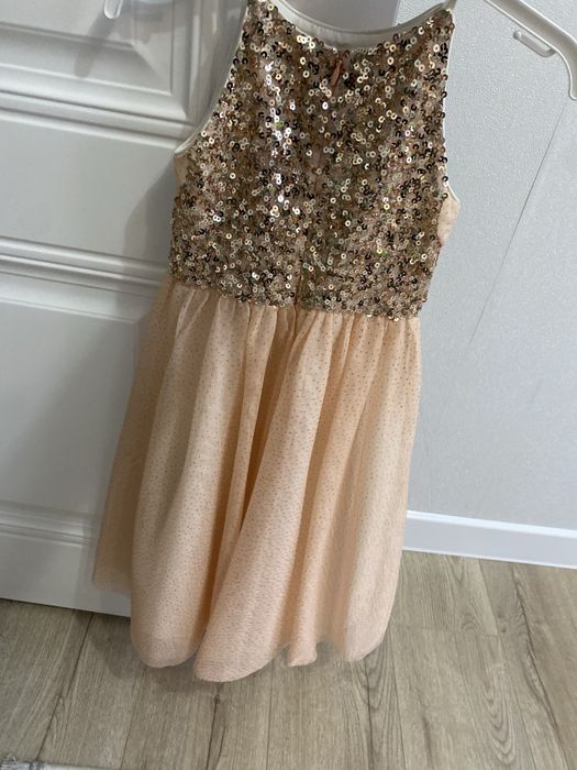 Нарядное платье для девочки