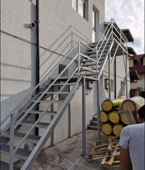 Scări de exterior galvanizate industriale