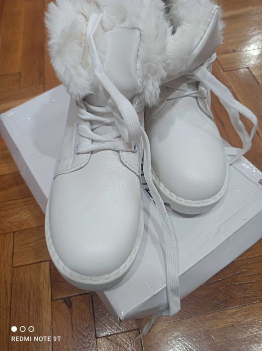 Дамски топли ботушки 22 лв