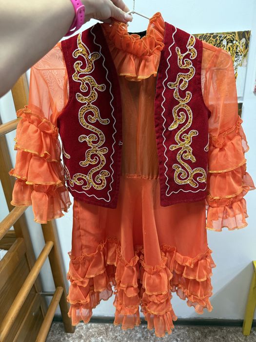 Прдам платье национальное с желетом