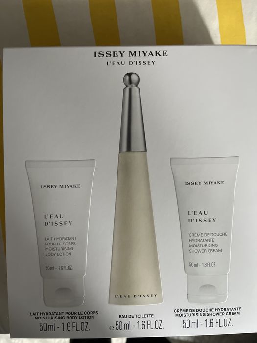 Set dama Issey Miyake