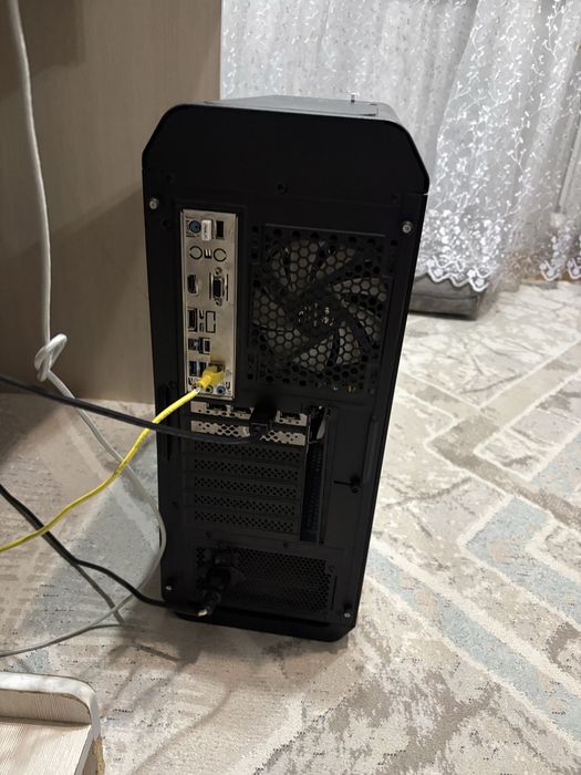 Продам игровой корпус AeroCool Aero One