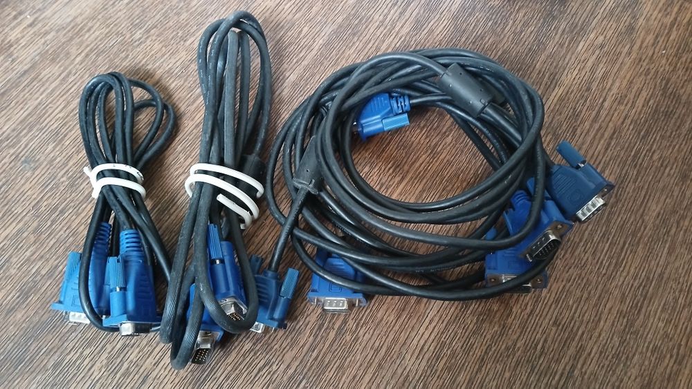 VGA и DVI шнуры для монитора