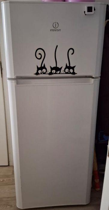 Продам холодильник Indesit TIA 14