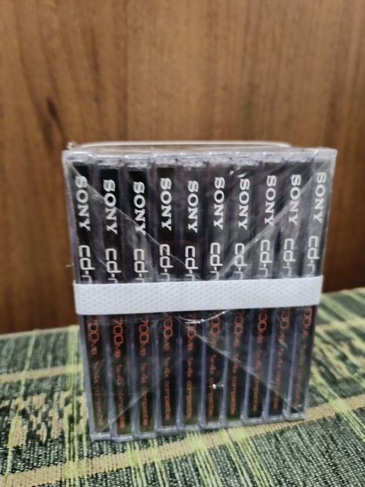 Кассета  SONY cd-rш, CD- ReWritable.  CD Reinscriptible,   700 МВ/ 80
