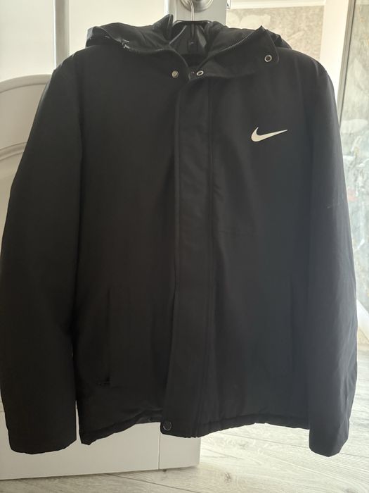 Продам зимнюю куртку найк