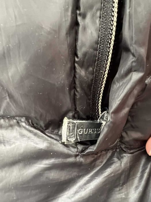 Чисто ново Яке Guess Thermore Black, Размер L