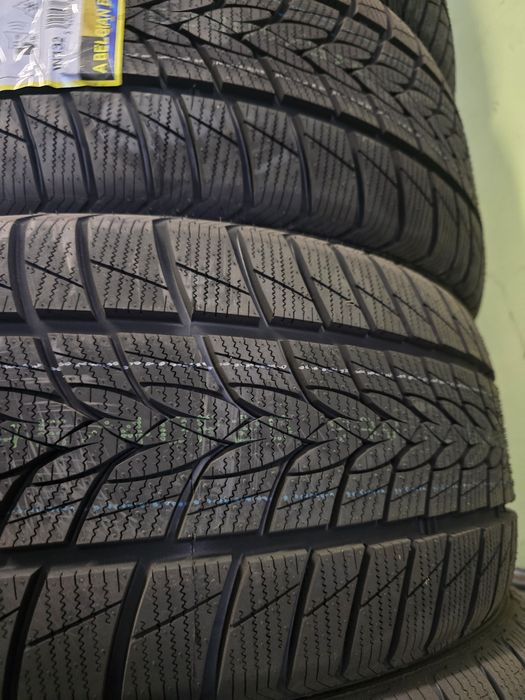 Anvelope iarna 245 40 20