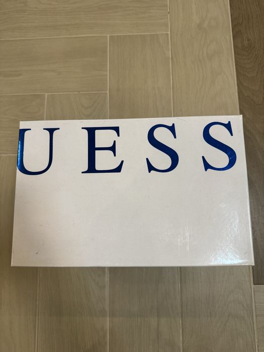 Дамски кецове Guess