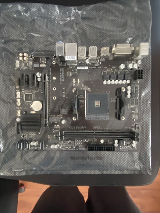 Placa de baza GIGABYTE GA-A320M-H