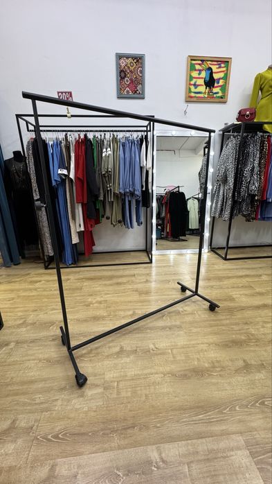 Стойка для одежды