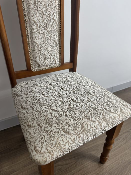 Продам стулья 8 шт в хорошем состоянии