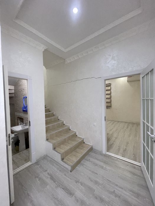 Аренда, участок 4 комнаты + кухня и двор