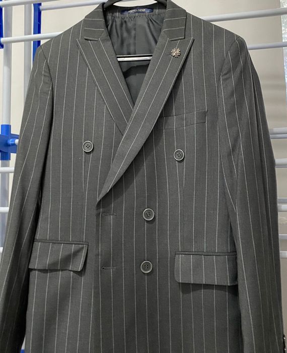 Костюм продаётся