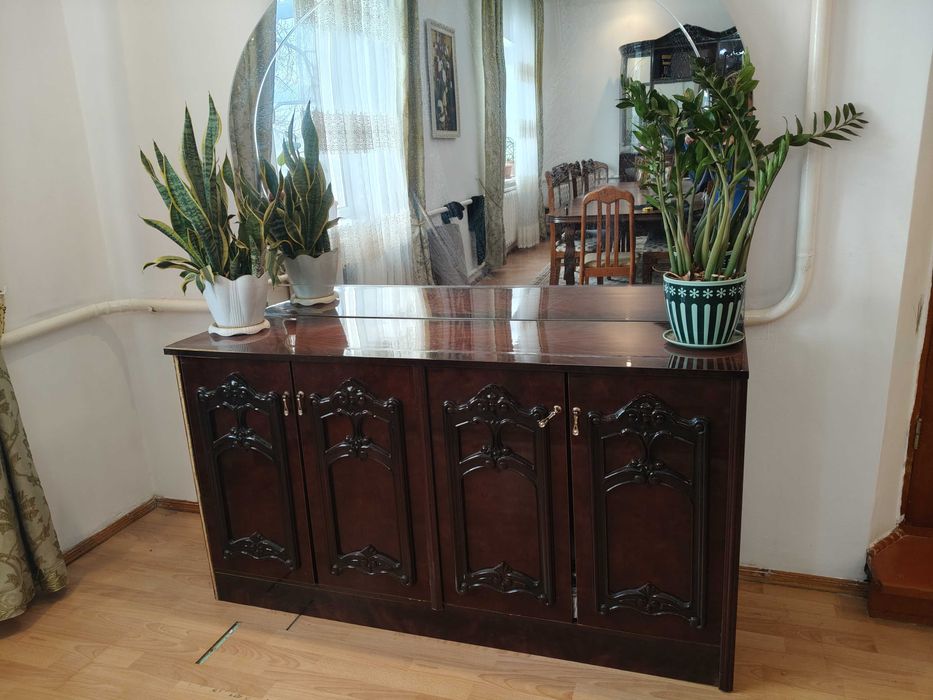 Шкаф мини горка с большим зеркалом