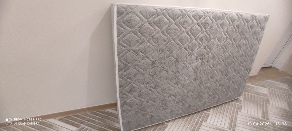 Еднолицев матрак