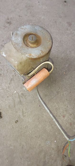 Pompa centrala pe lemne