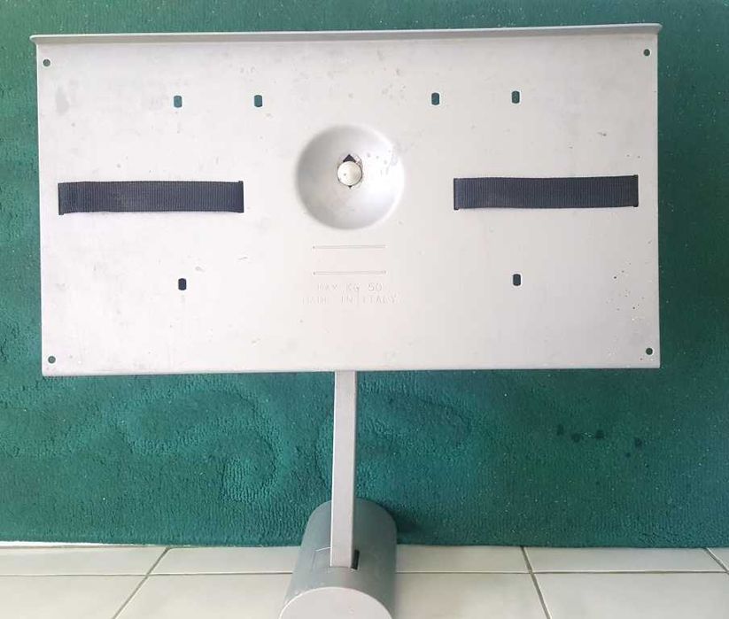 Suport TV de perete produs în Italia