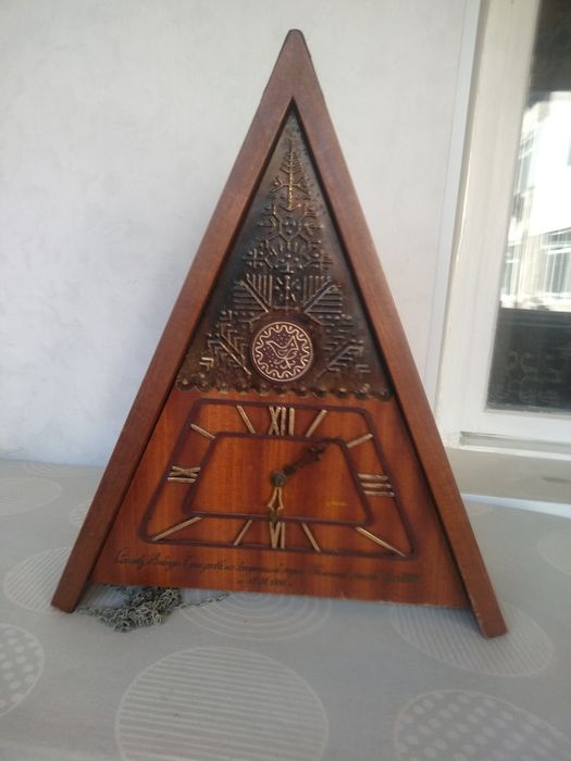 Часы    кукушка.