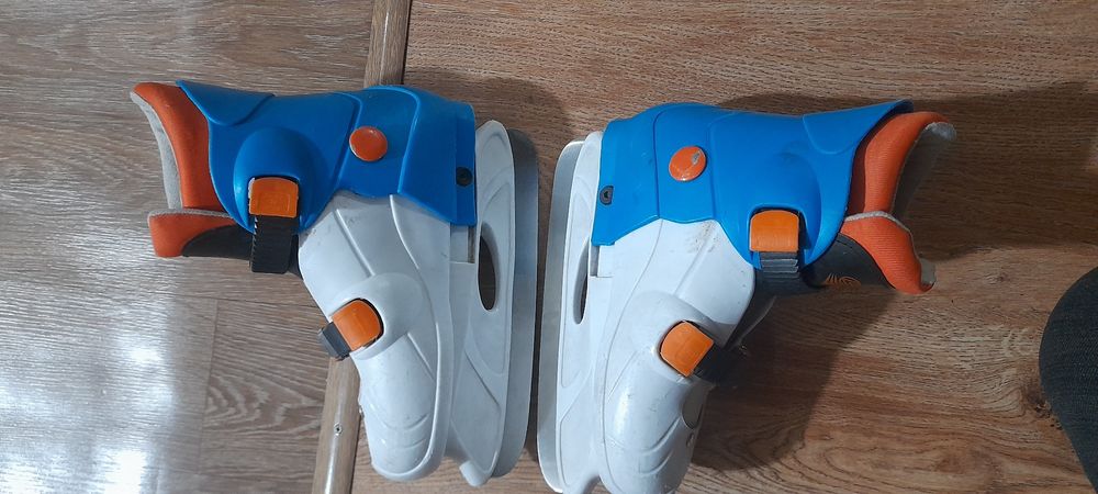 Продам коньки для девочек