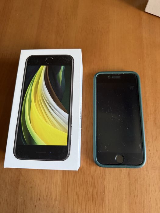 Продам iPhone SE 64 гб