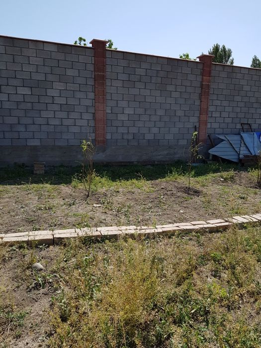 дом 12 соток с басейном не далеко от поста рохат