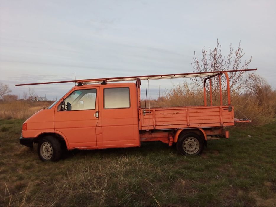 Volkswagen Transporter.  T-4