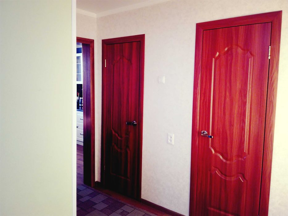 Продается двух комнатная кв. 60кв. Центр.