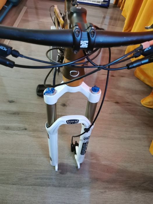 Bicicleta full suspension Fox Orbea occam 29