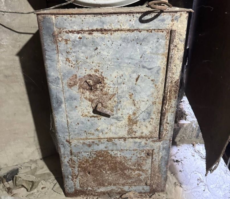 Сейф не сгораемий  продаётся