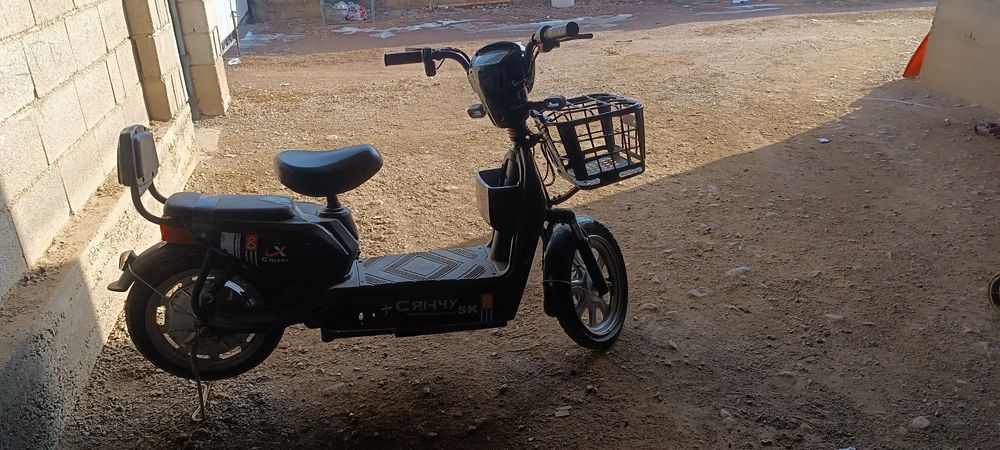 Ска8 электриски скутер