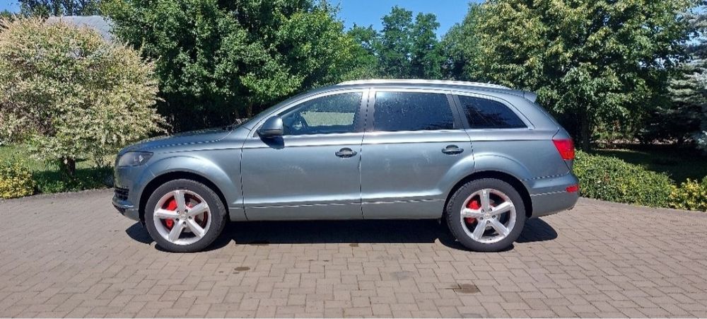 Audi Q7 din 2009 motor 3.0 V6 Volan pe dreapta Anglia