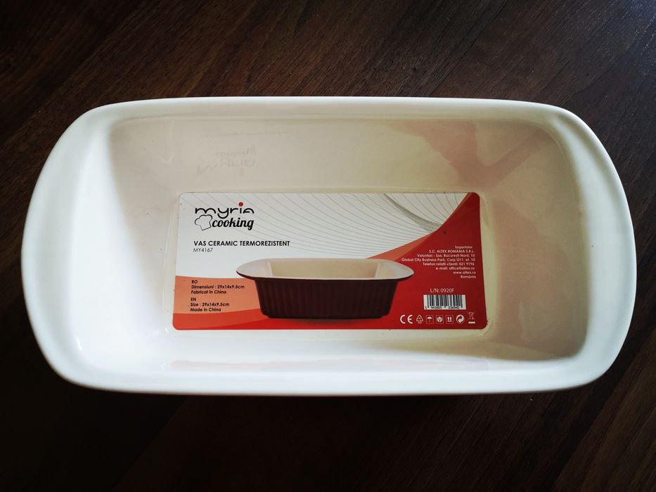 Vând forma de copt din material ceramic