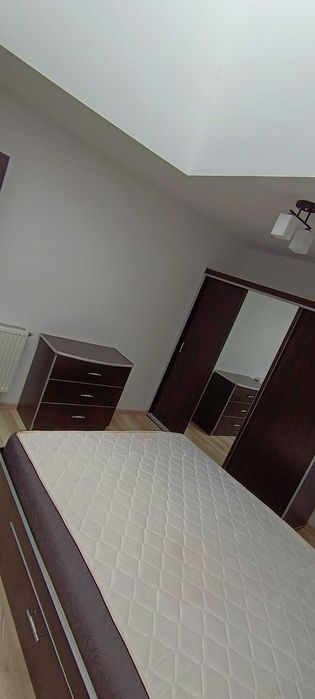 Apartament 3 camere de închiriat