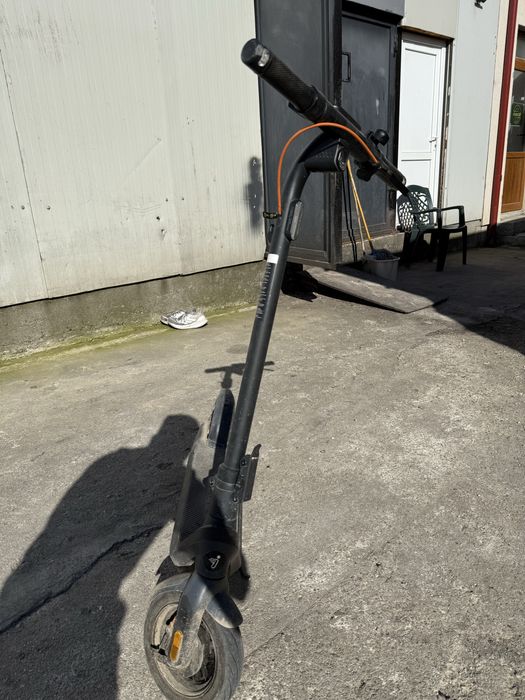 Scooter NineBot E2 Pro Negru  Dau Cu Bateria