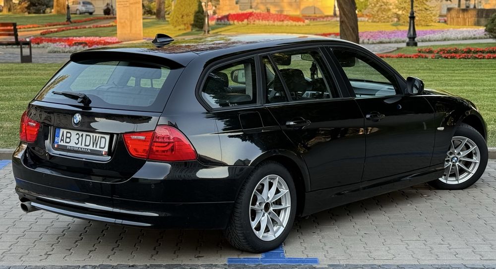 BMW 3 Series 2010 — imagine 4
