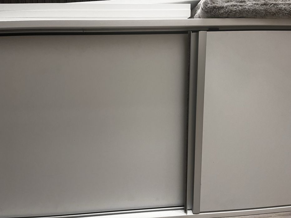 Шкаф за обувки  с плъзгащи врати