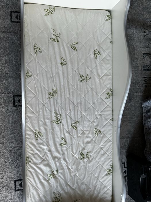 Продам детскую кроватку