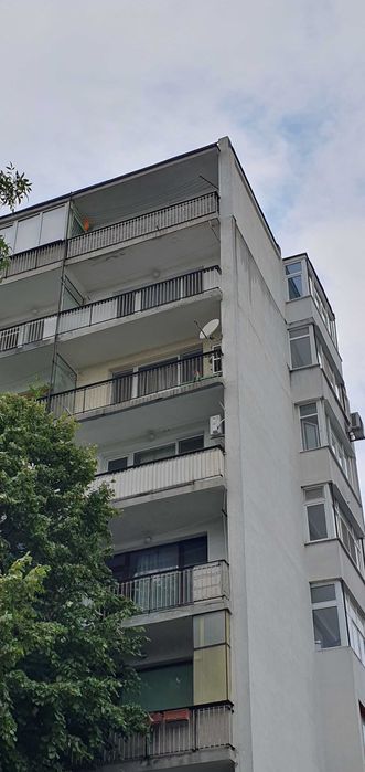 Продавам тристаен апартамент с к/с Лазур с уникална панорама