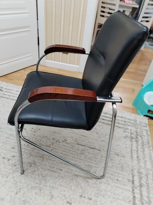 Офесные стулья срочно