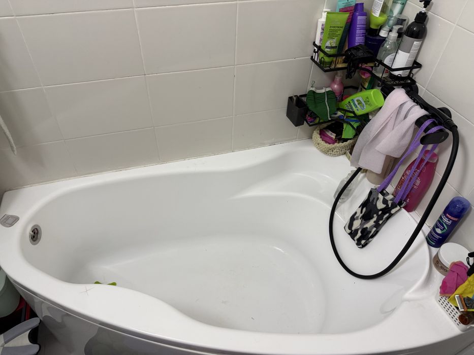 Продается ванна компактная , размер 140/90