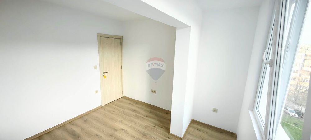 Продава се Тристаен апартамент в Варна, Младост 1 - 61 кв.м за 1329 €/кв.м - Снимка #10