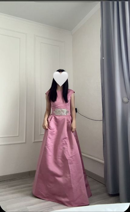 Элегантное вечернее платье